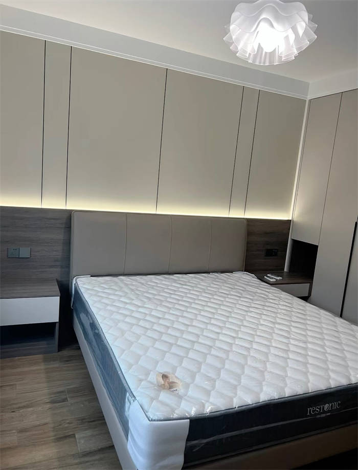 ��ͷ����ǽ